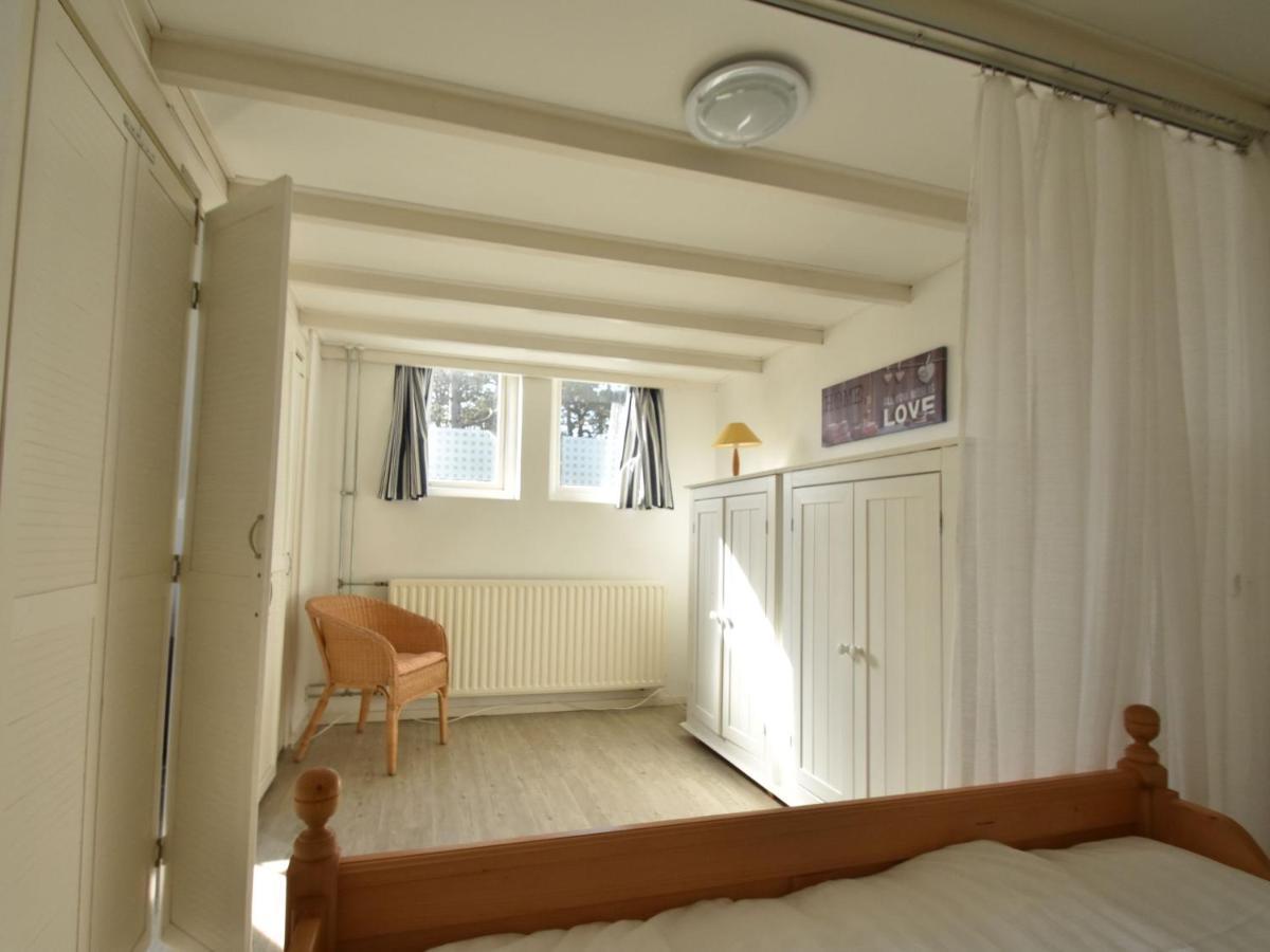 Quaint Holiday Home In Bergen Aan Zee Near Sea Exterior photo